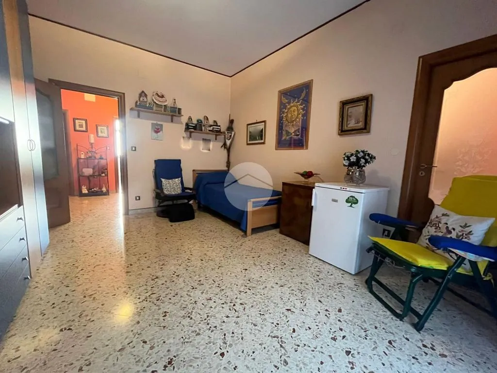 Chambres - 1970s Apartment with Balcony in Palermo