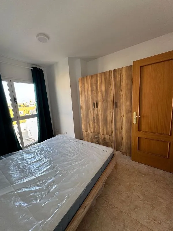 Chambres - Furnished Flat with Balcony in North District