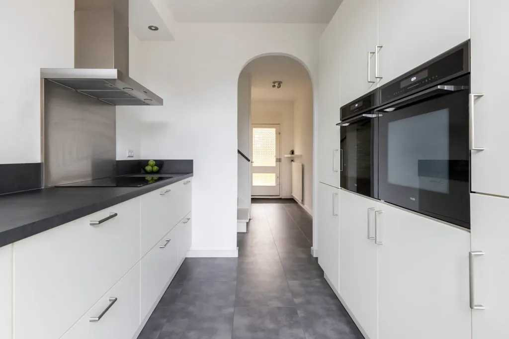 Cucina - Energetically Efficient Semi-detached House with Garden in Gouda