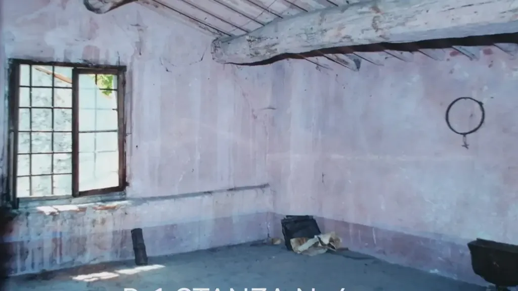 Pièces - Rustic Property for Renovation in Tregnago