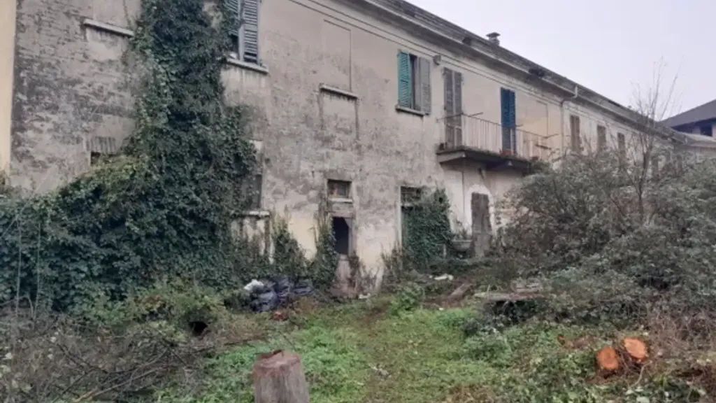 Välivaade - Villa for Renovation in Granozzo Con Monticello