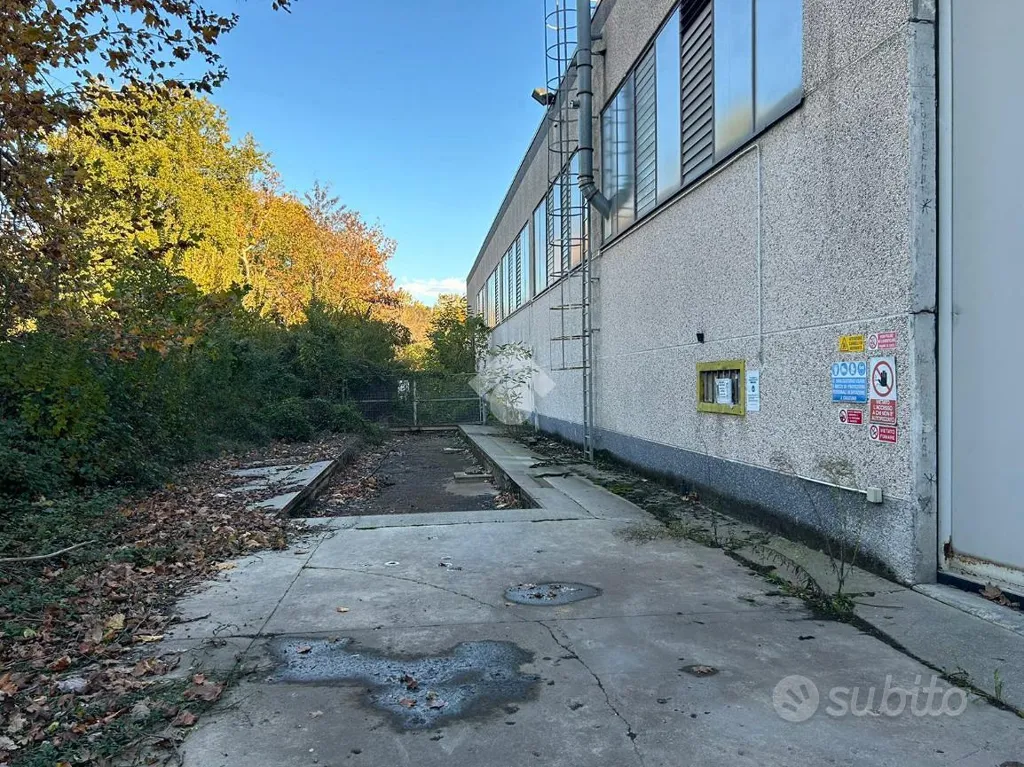 Aed - Industrial Warehouse with 1300 sqm in Cellatica