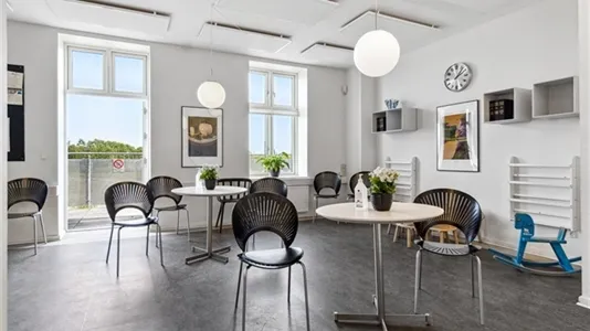 Sala da pranzo - Clinic for Lease with Office Potential in Nyborg