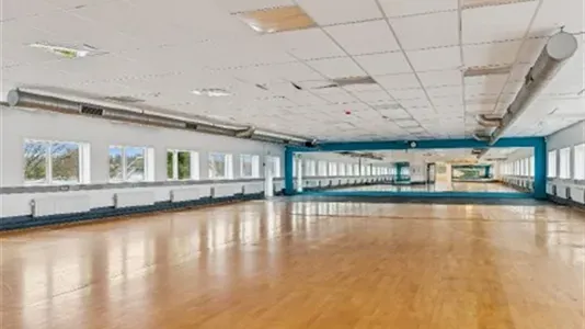 Pièces - Office Space with Parking near Birkerød Kongevej
