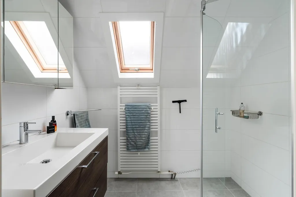 Vannitoad - Waterfront Duplex with Balcony in Rotterdam