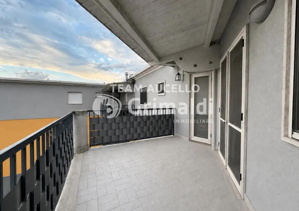 Rõdu - Apartment with South-West Terrace in Battipaglia