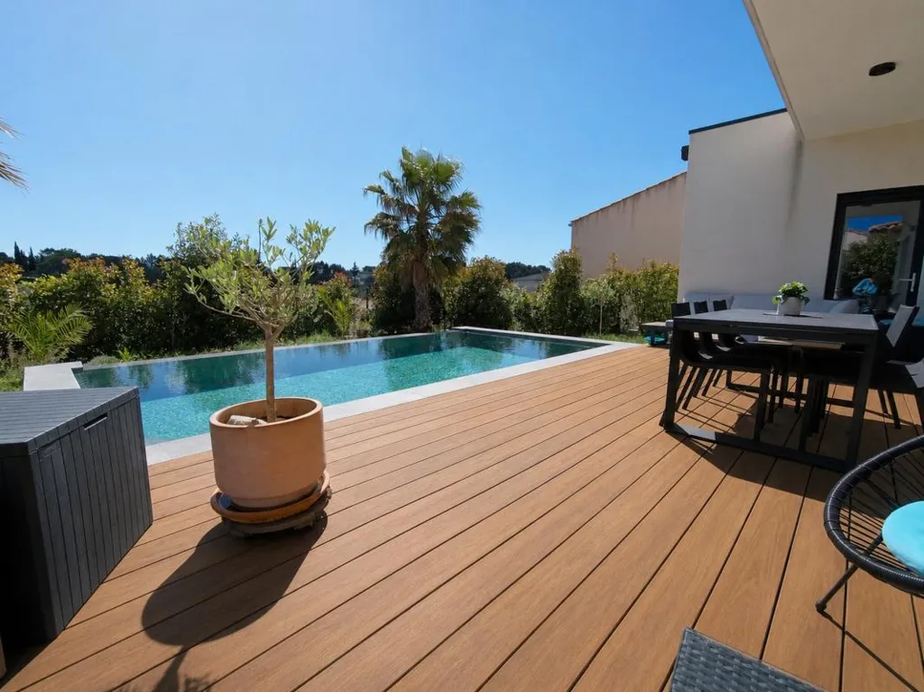 Bassein - Contemporary Villa with Pool in Nîmes