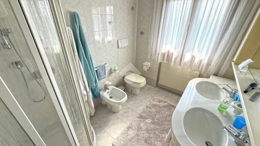 Salles de bain - Bifamiliare Villa with Private Garden in Marsango