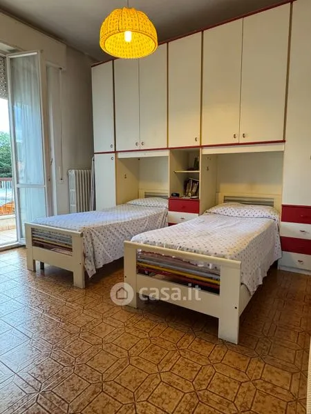 Chambres - Apartment with Private Garden in Urbania
