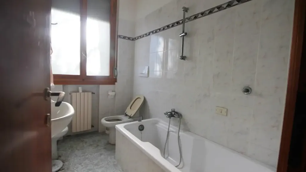 Vannitoad - 4-Bed Apartment with Terraces in Empoli
