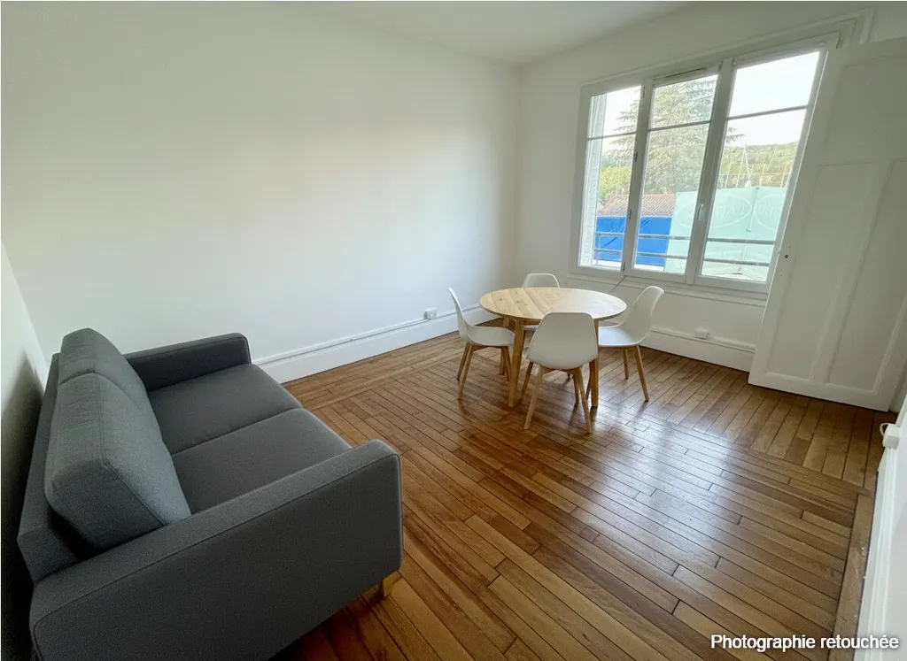 Soggiorno - Studio with Garden View in Chaville-Vélizy