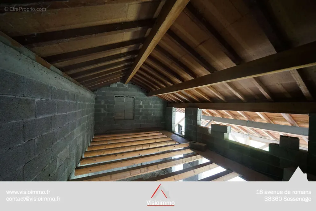 Rooms - 4-room land in Noyarey