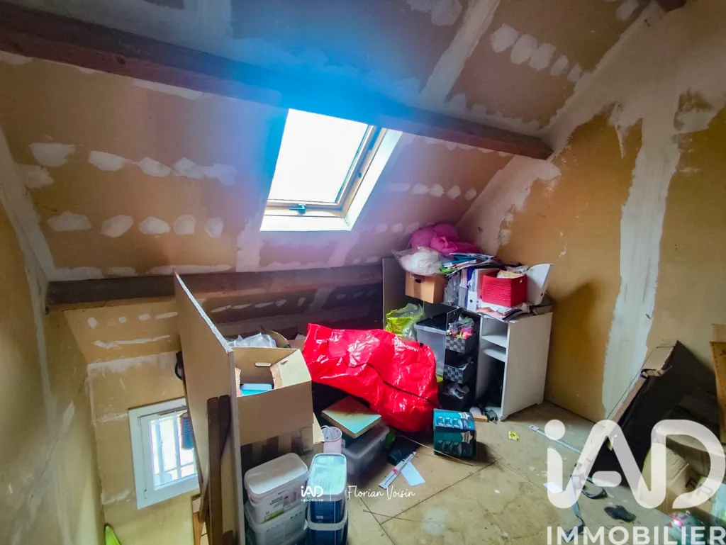 Pièces - Maison Traditionnelle avec Garage à Freneuse