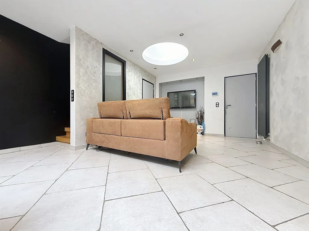 Elutuba - House with Garage and Garden in Mouscron