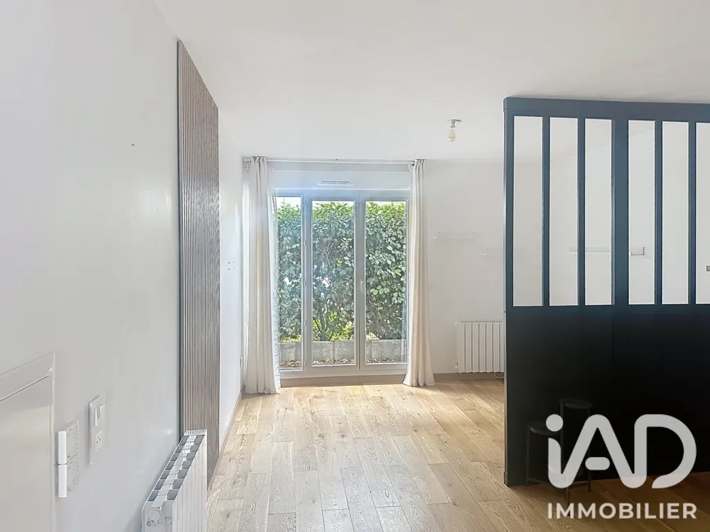 Camere da letto - 2-Bedroom Apartment with Balcony in Corbeil-Essonnes