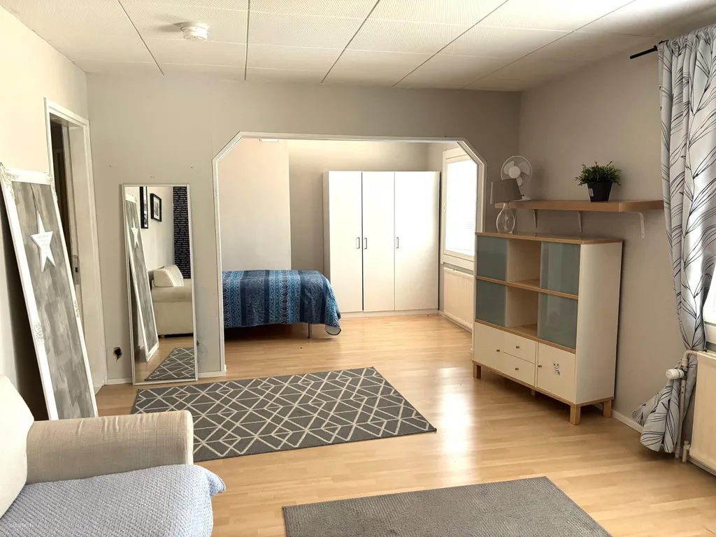 Magamistoad - Spacious House with Sauna in Neuvottoma