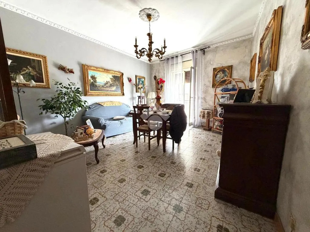 Salle à manger - Two-Bedroom Apartment with Balcony in Pitrè Alta, Palermo