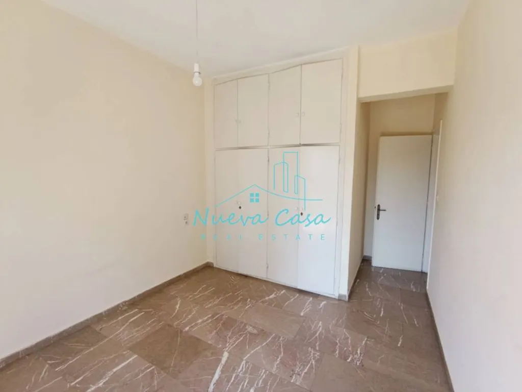 Toad - 2nd Floor Apartment with Balcony in Patras