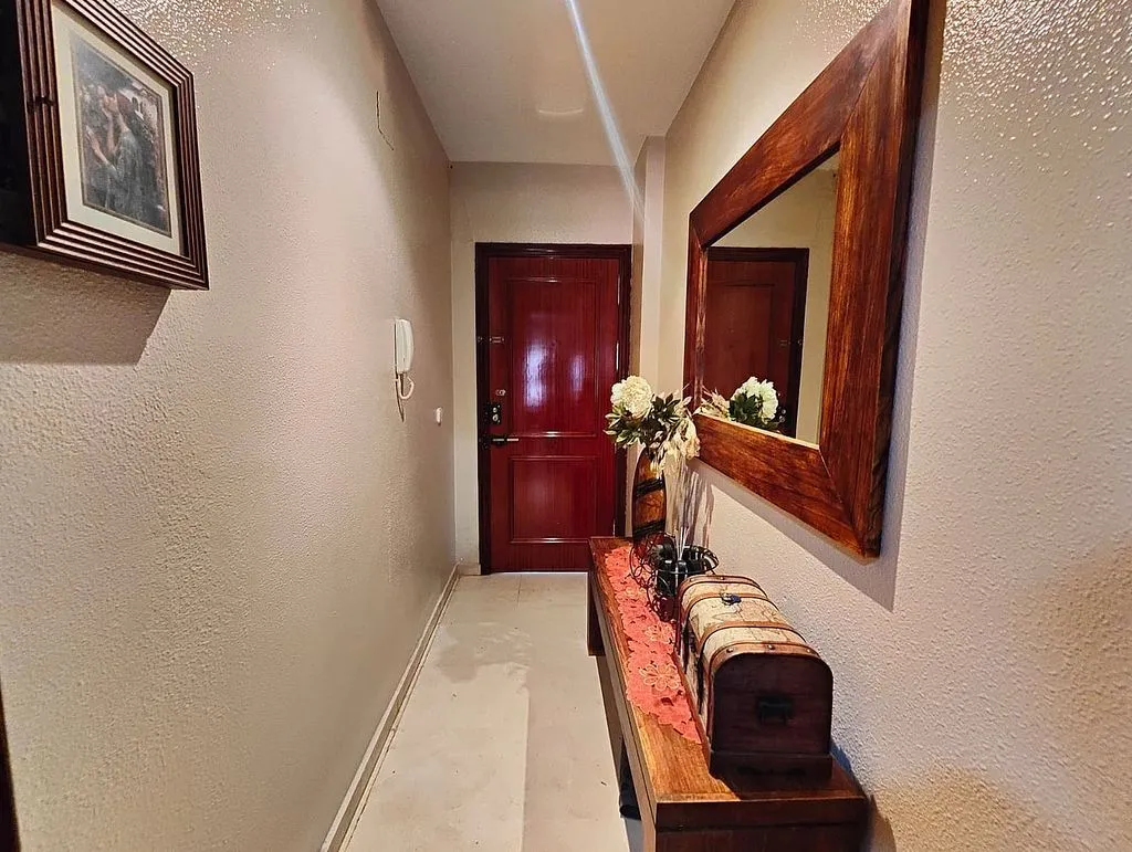 Entrée - Apartment with Balcony in Los Palacios