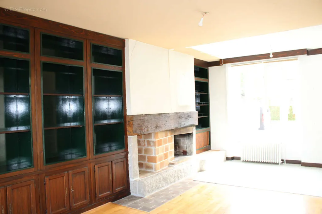 10-room house in Riom-Es-Montagnes