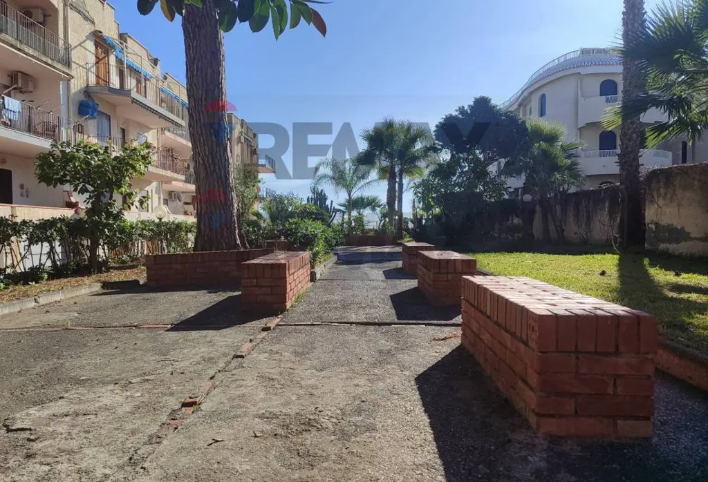 Garden - Apartment with Private Beach Access in Giardini-Naxos