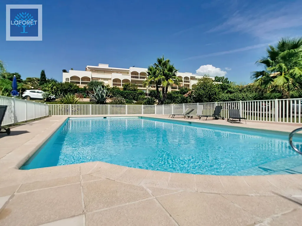 Piscina - Apartment with Terraced Garden in Antibes