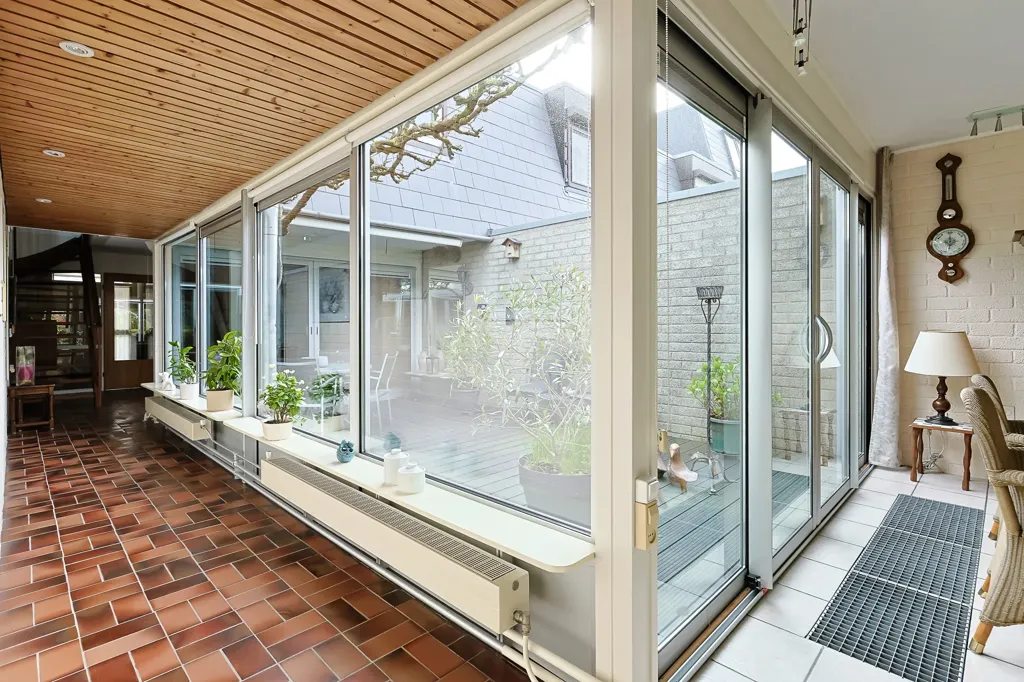 Terrass - Playfully Designed Corner Home with Patio in Leiderdorp