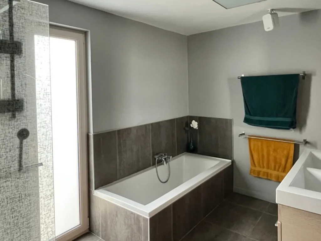 Salles de bain - Maison avec Terrasses et Jardin à Zwijnaarde