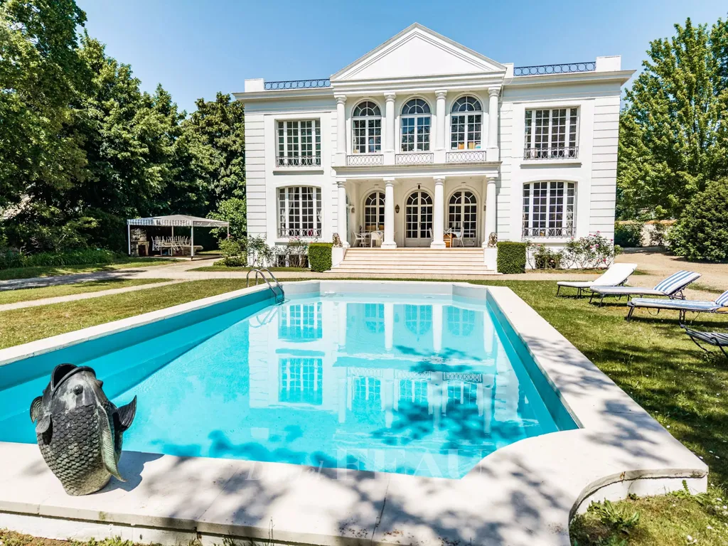 Bassein - Néo-Classical Villa with Park in Le Vésinet