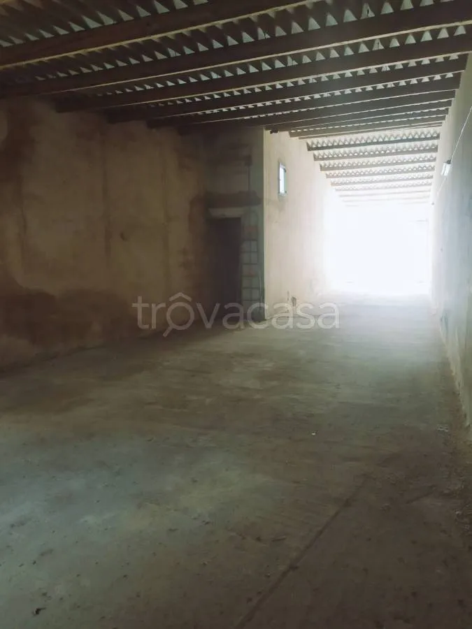 Garage - Detached House with Garden in Vittoria
