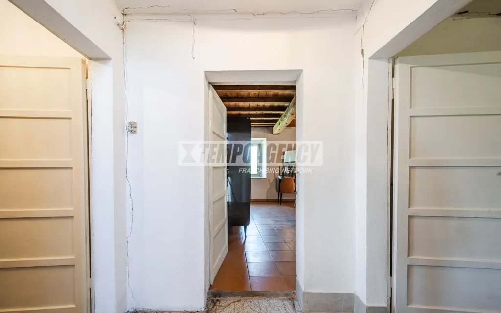 Esik - Detached House with Garage in Prignano sulla Secchia