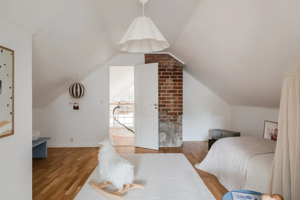 11-room house in Billdal