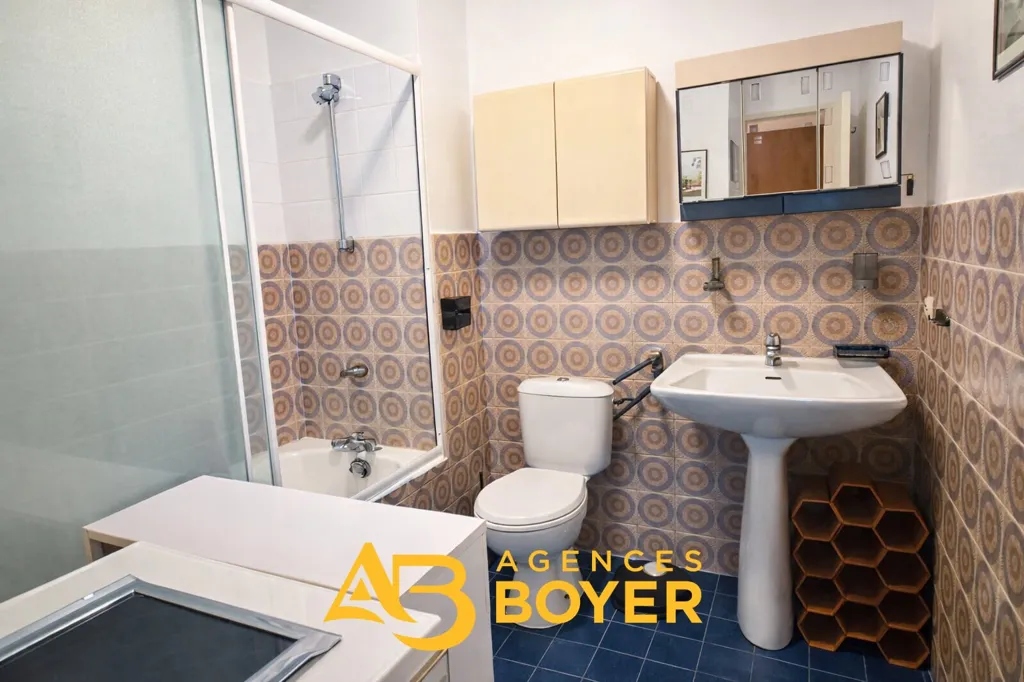 Salles de bain - Studio avec Loggia et Vue Parc à Bandol