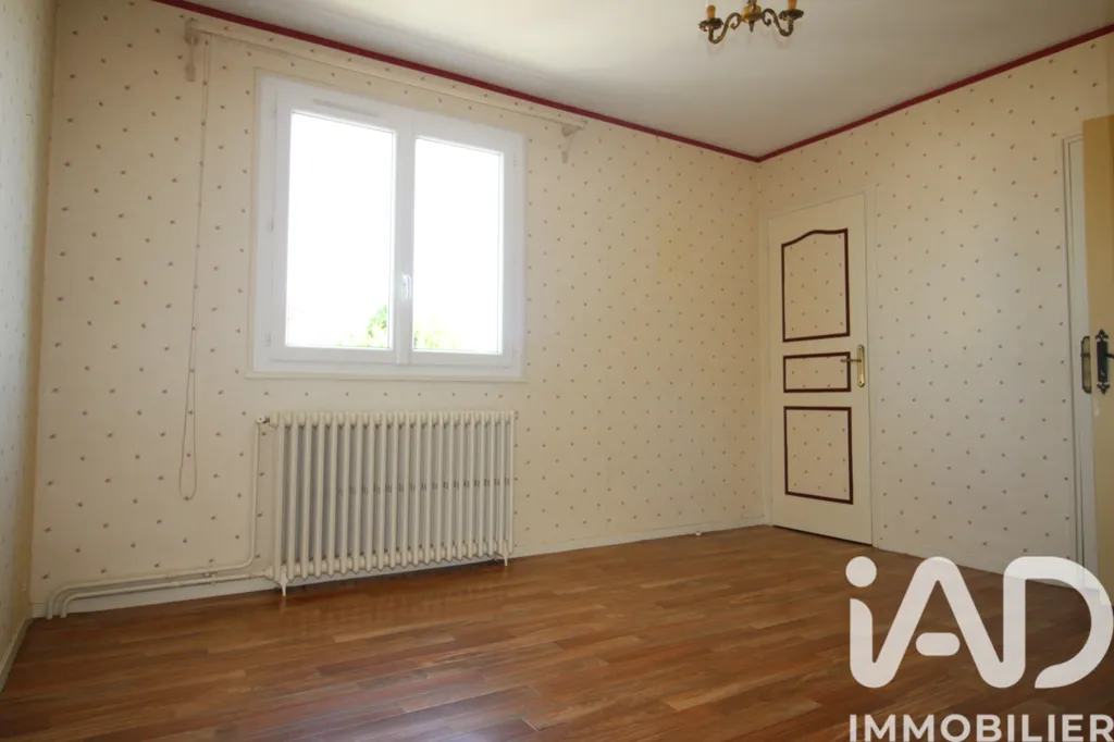 Pièces - Maison avec Jardin Arboré et Balcon à Proximité