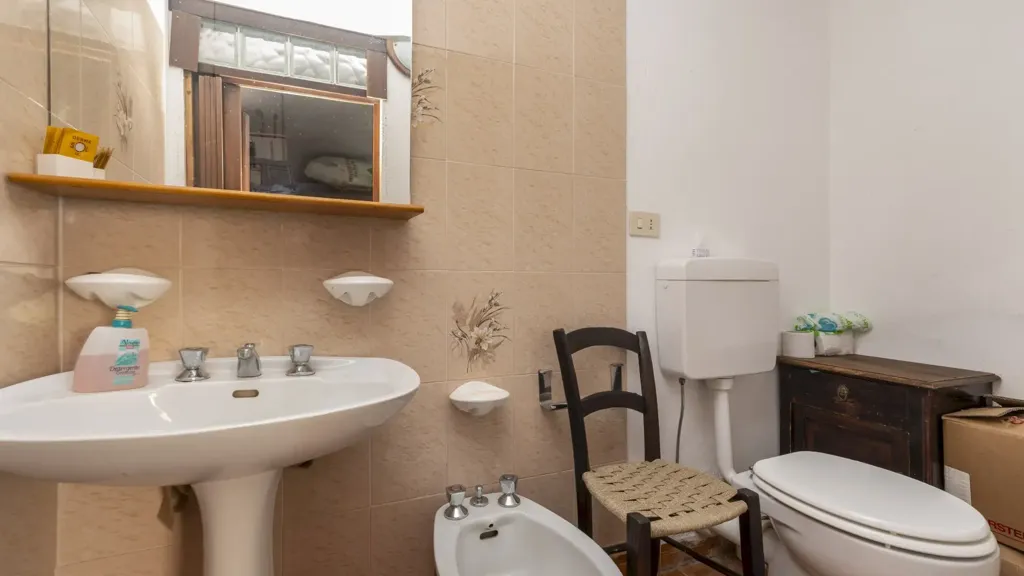 Salles de bain - Rustic Cottage with Woodland View in Roccabruna
