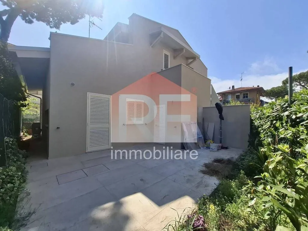 Giardino - Luxury Villa with Private Garden in Cervia