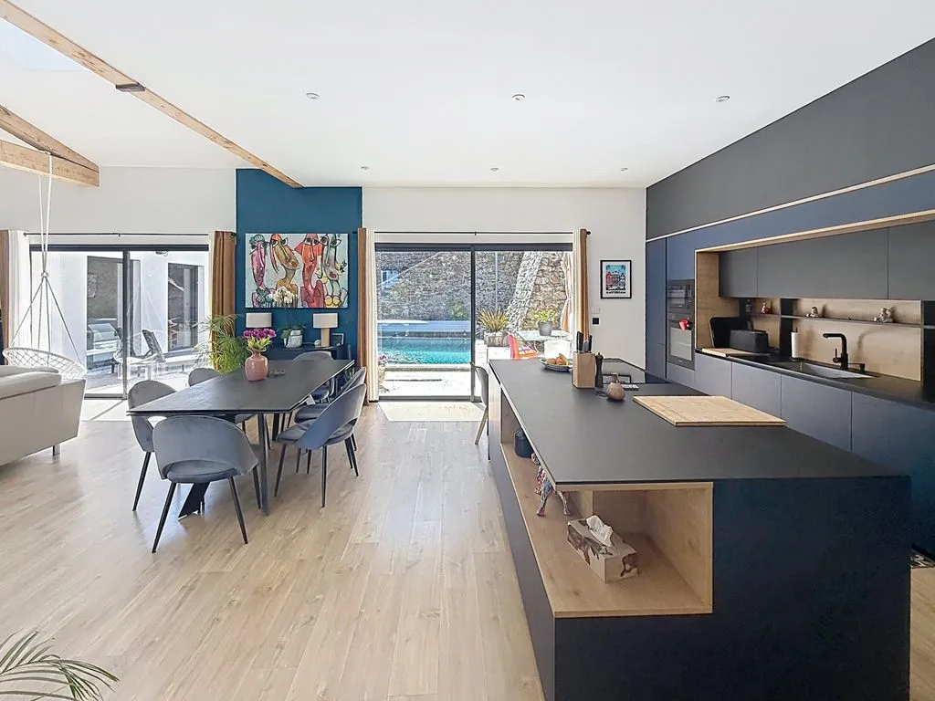 Köök - Luxury House with Pool in Cellieu