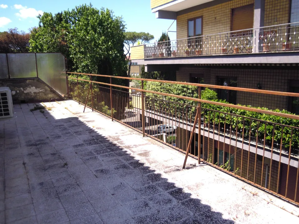 Balcon - Rented Studio with Terrace in Central Rome