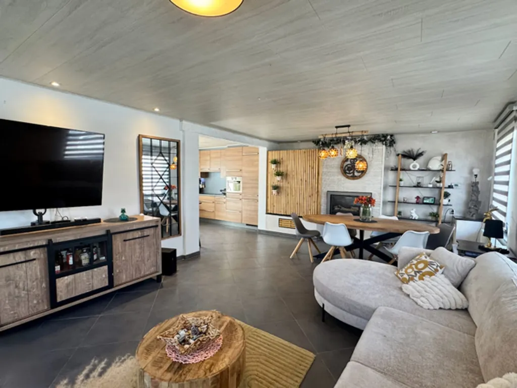 Elutuba - Corner House with Terrace in Haaltert