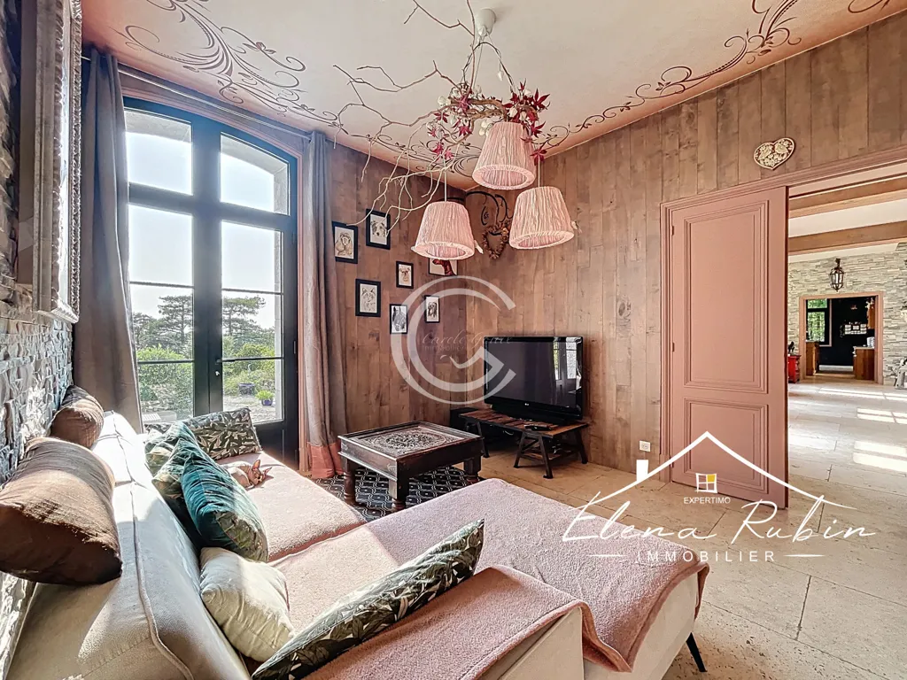 Elutuba - Equestrian Estate with Spa in Forested Area