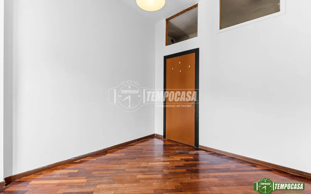 Pièces - Three-Bedroom Apartment in Historic Building, Milan