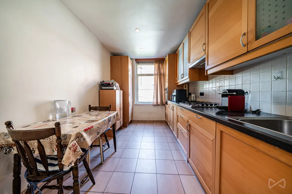 Cuisine - Maison Familiale de 4 Chambres avec Jardin à Forest