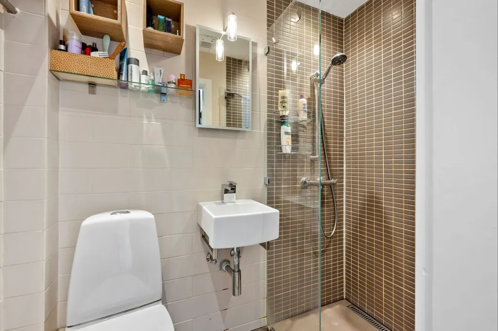Salles de bain - Apartment with Balcony in Central Viborg