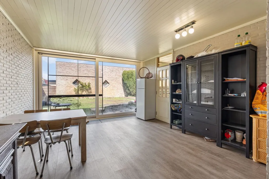 Salle à manger - Bungalow avec Magasin sur un Grand Terrain à Bruxelles