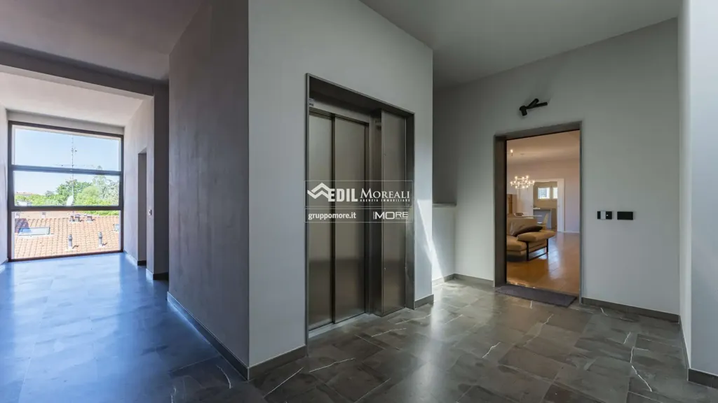Esik - Luxury Penthouse with Loggia in Modena