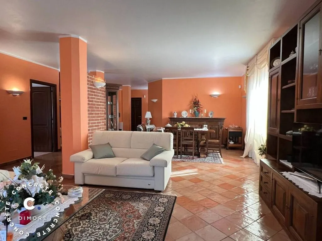 Elutuba - Luxury Bifamiliar Villa with Private Garden in Chieri
