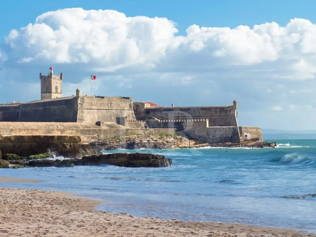 Luxury Flat with Pool in Carcavelos, Cascais