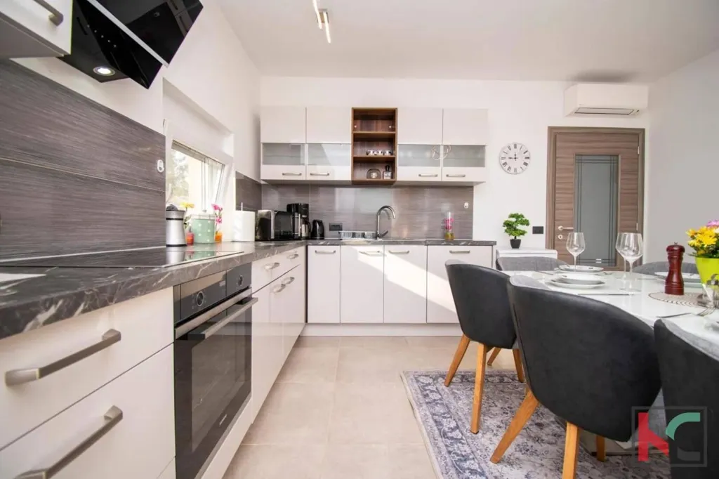 Cuisine - Modern Villa with Pool in Vodnjan