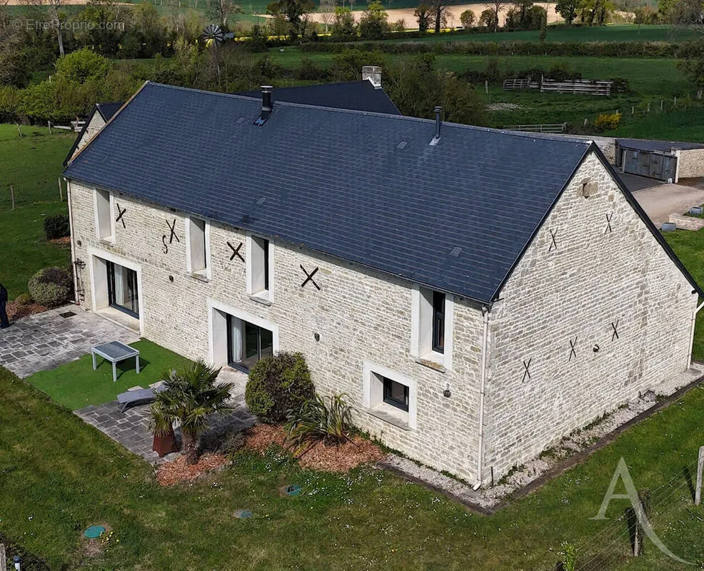 Õhuvaade - Stone House with Garden near Caen