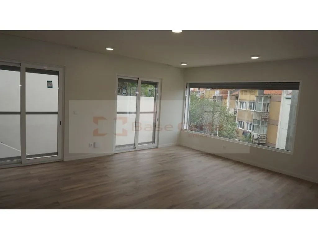 Elutuba - Luxury Flat with Private Parking in Almada Velha